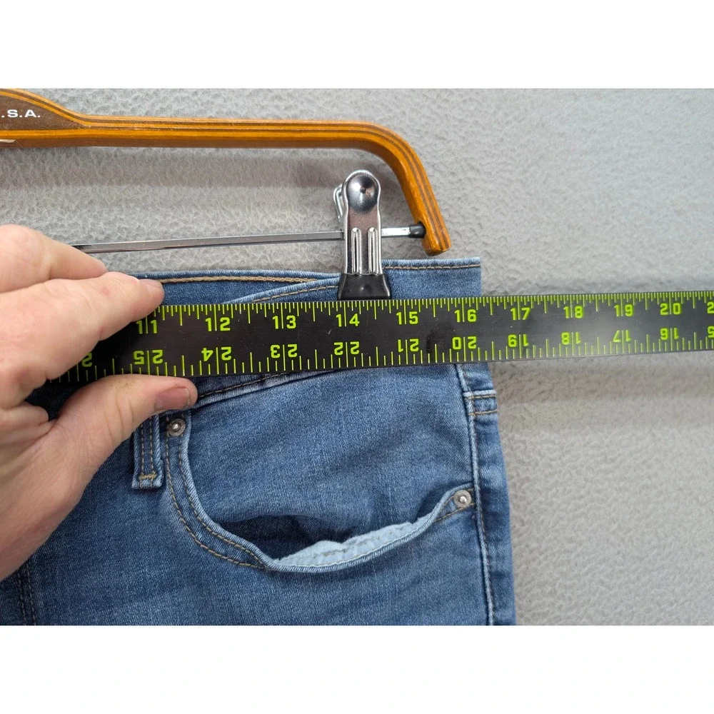 Levis these levi